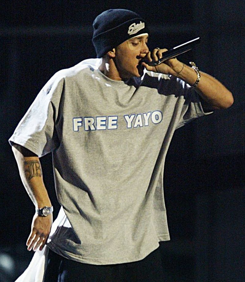 Drake-Wears-Eminems-Free-Yayo-Shirt